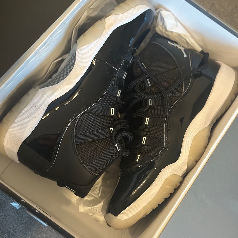 Jordan Air 11 Retro Black and White Sneakers - Picture 5 of 6